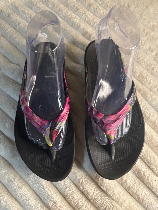 OOFOS Shoes - OOFOS Black Flip Sandals with Pink Floral Straps